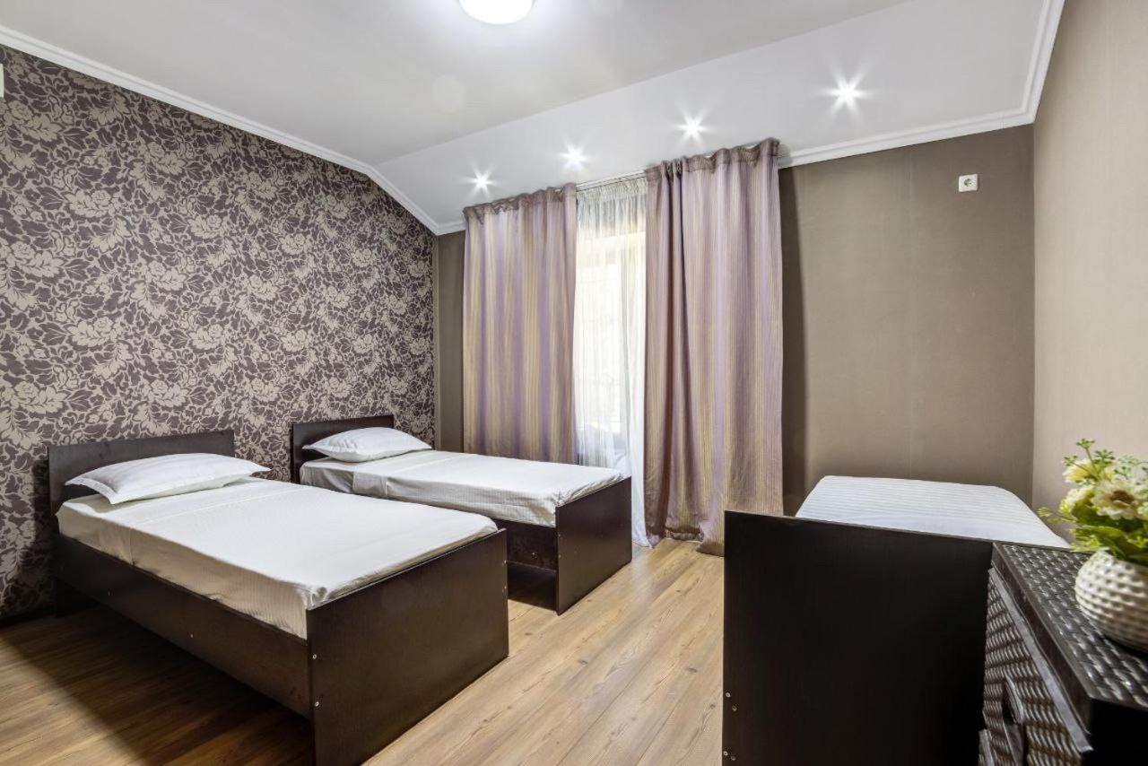 Opera Bed&Breakfast Бишкек Экстерьер фото