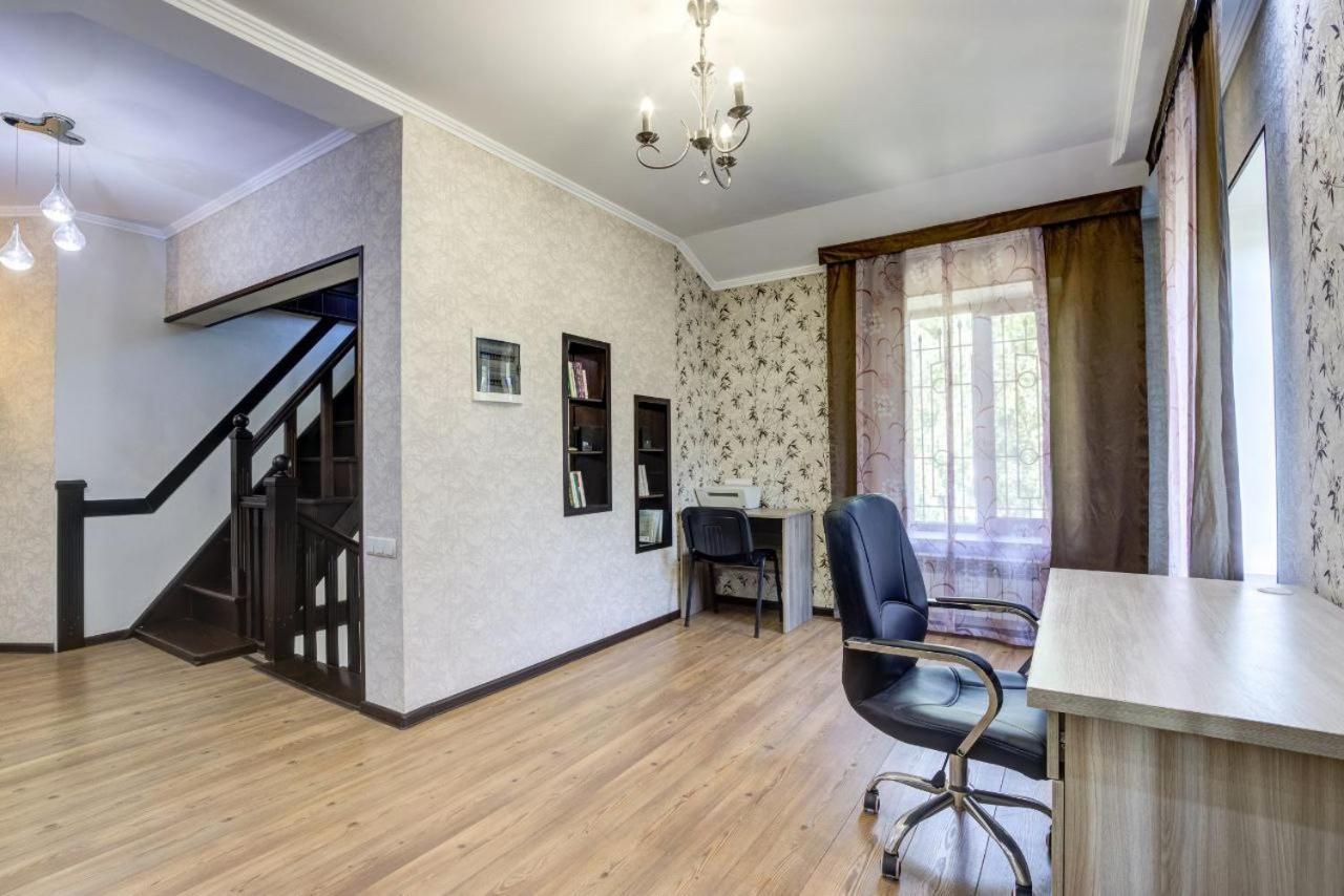 Opera Bed&Breakfast Бишкек Экстерьер фото